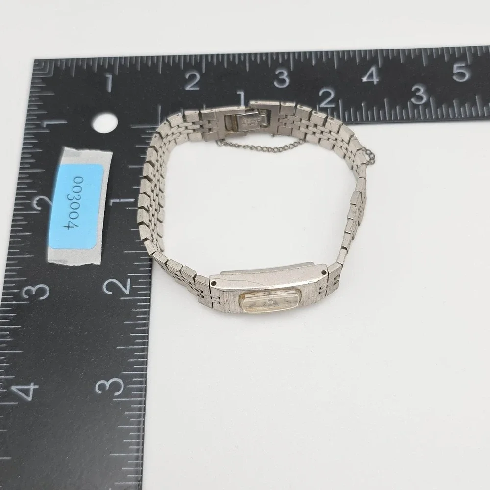 Vtg‎ SEIKO Ladies Watch 1520-3339 Manual Wind Analog Silver Tone Band Dainty